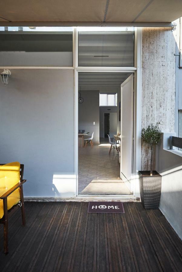 Spacious Apartment-600M From The Subway Атина Екстериор снимка