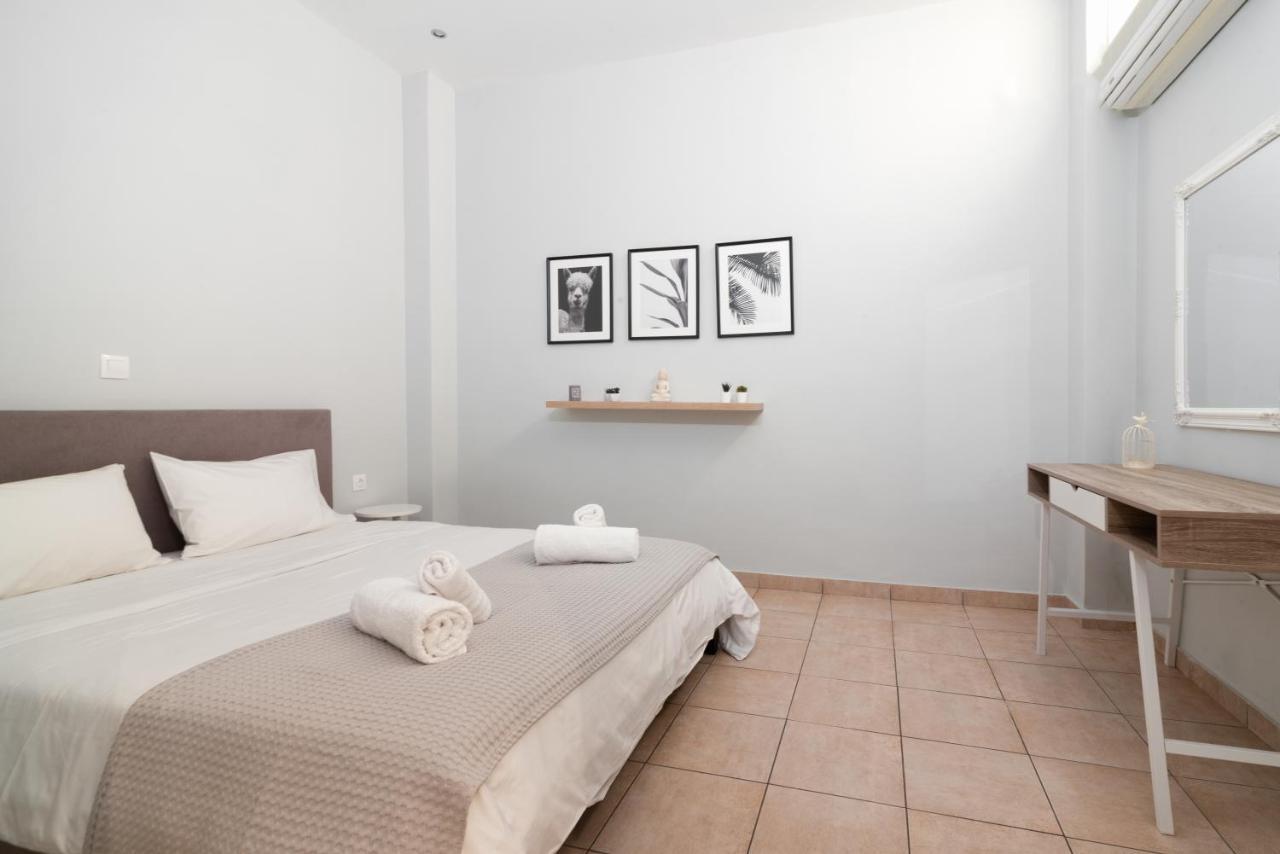 Spacious Apartment-600M From The Subway Атина Екстериор снимка